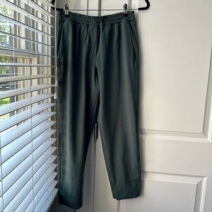 ❤️ Lululemon Tapered Leg Mid-Rise Pant 7/8 Luxtreme